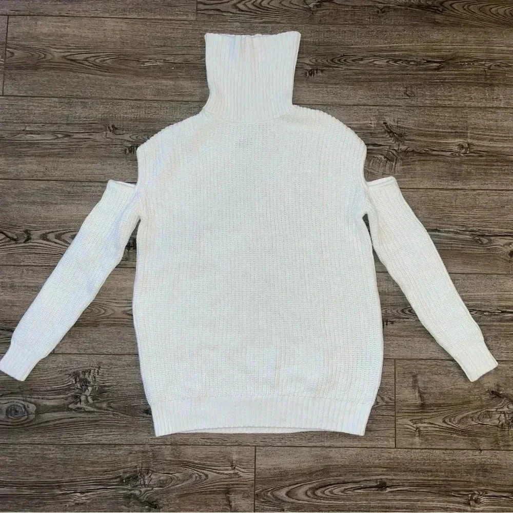 Xs oversized cold shoulder white knit sweater